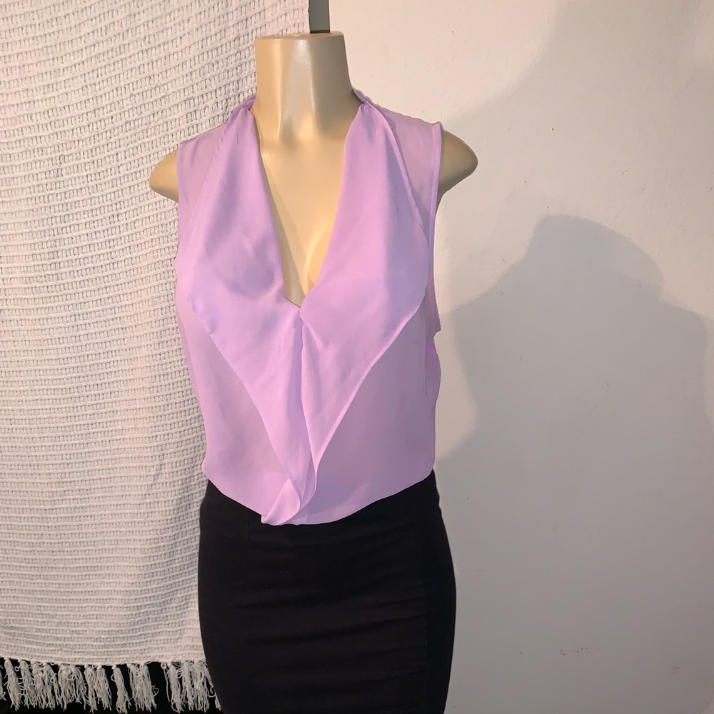 Fashionable Sleeveless Top